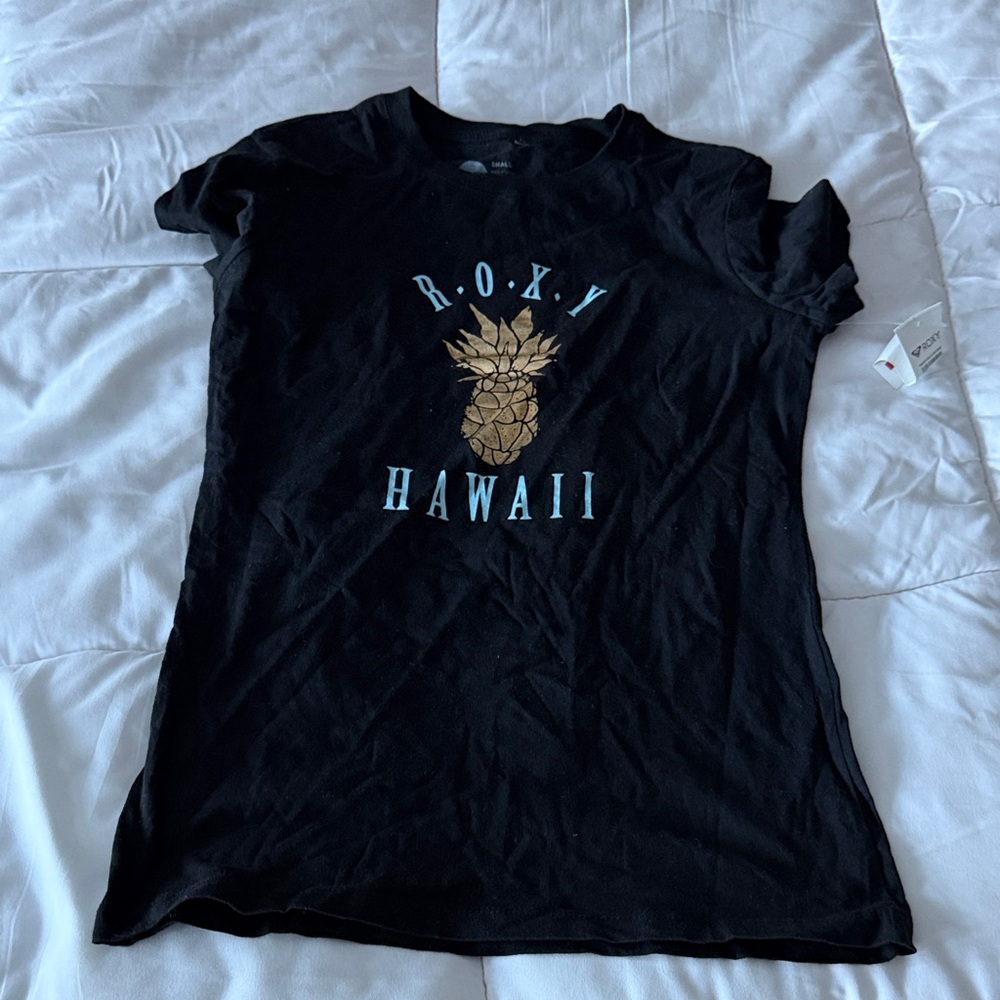 Roxy Hawaii SM Black Tee with Gold Pineapple and Blue Text NWT